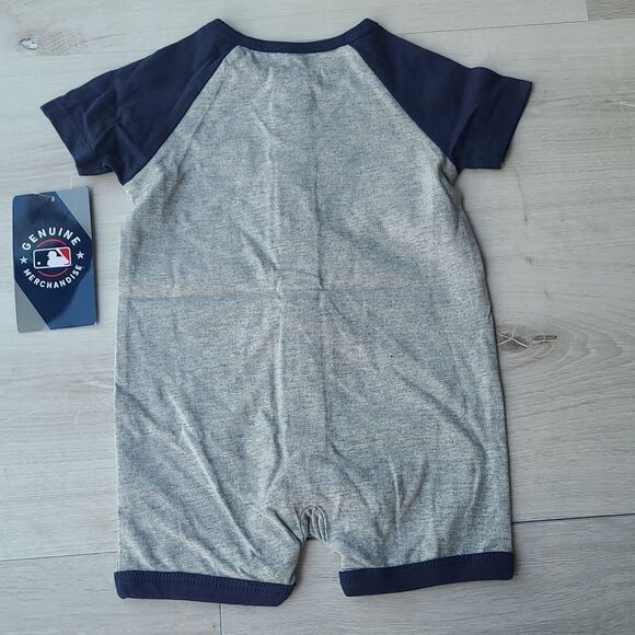 Genuine merchandise Infant Heather Gray Houston Astros Full-Snap Romper 8m NWT - Picture 6 of 8